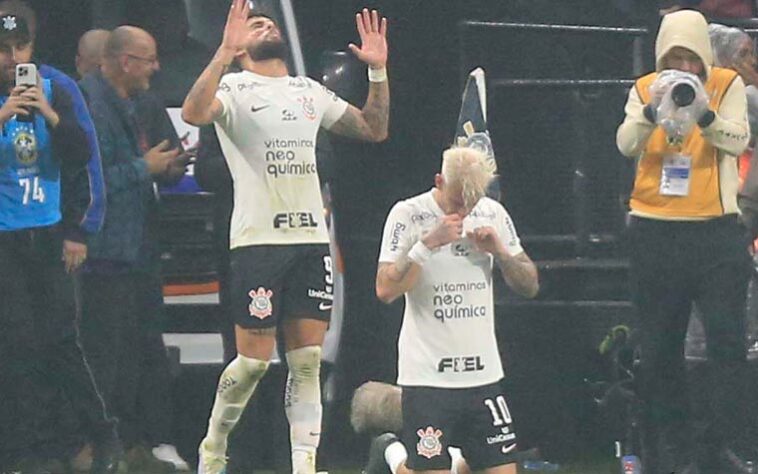 Nos pênaltis, o Corinthians eliminou o Atlético-MG nas oitavas de final da Copa do Brasil. A equipe de Luxemburgo venceu no tempo normal por 2 a 0, e derrotou os mineiros por 3 a 2 nas penalidades máximas. Bidu e Róger Guedes marcaram os gols,e Cássio defendeu a cobrança de Hulk. Veja as notas dos jogadores do Timão e os pontos positivos e negativos do Galo. (feito por Rafael Marson)