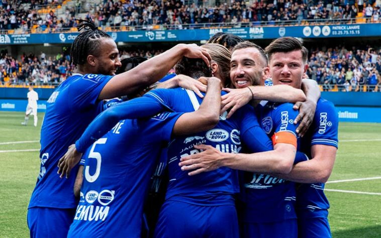 Estac Troyes - primeira divisão da França. O clube foi comprado pelo Grupo City em setembro de 2020.