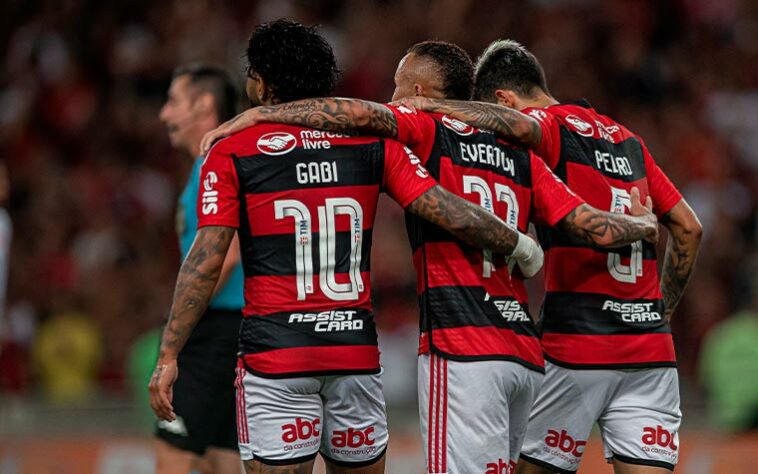 Flamengo: 218 jogos no G4