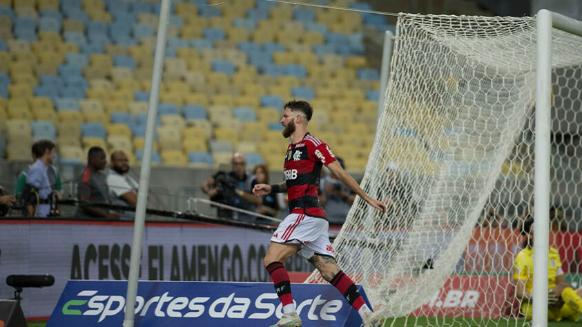 Em tarde de pouca inspiração coletiva, Léo Pereira fez gol marcante no fim e garantiu vitória do Flamengo por 1 a 0 sobre o Corinthians no Maracanã. Veja as notas dos jogadores do Flamengo (por Paula Mattos - paulamattos@lancenet.com.br)