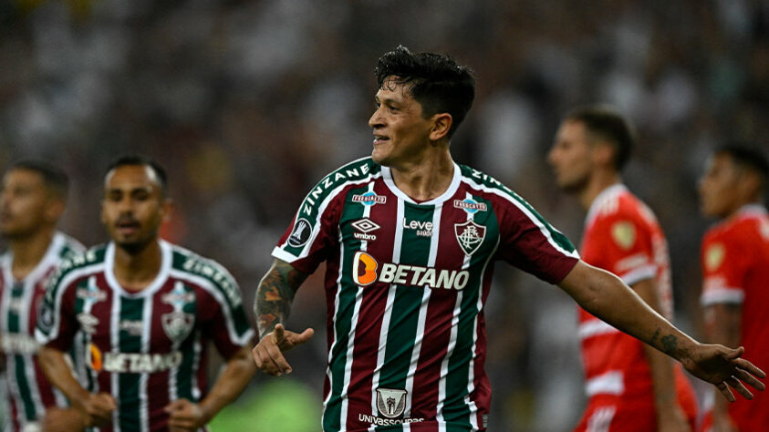 Germán Cano segue imparável com a camisa do Fluminense. Prova disso é que o jogador fez três gols nesta terça-feira (2), contra o River Plate, na goleada histórica do tricolor por 5 a 1 sobre os argentinos, no Maracanã, pela Libertadores. O jogador tem cinco gols nesta edição e oito em toda sua história pelo Flu na Liberta, assumindo a vice-artilharia do clube no torneio continental. Você sabe qual é o artilheiro de cada clube brasileiro que já disputou a Libertadores? Confira nesta galeria, que só conta os gols feitos pelo time citado. (Os artilheiros do Paulista de Jundiaí e Santo André não foram colocados por falta de informações.)