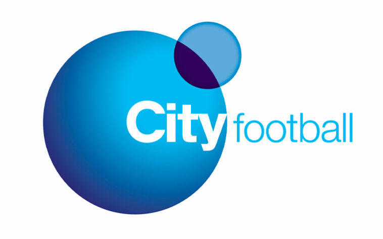 Fundado em maio de 2013, o City Football Group é o proprietário de negócios relacionados ao futebol nos principais países do mundo, incluindo clubes, academias, suporte técnico e empresas de marketing. O Grupo City é um grande proprietário e operador privado, com propriedade total ou parcial de treze clubes. Veja a seguir.