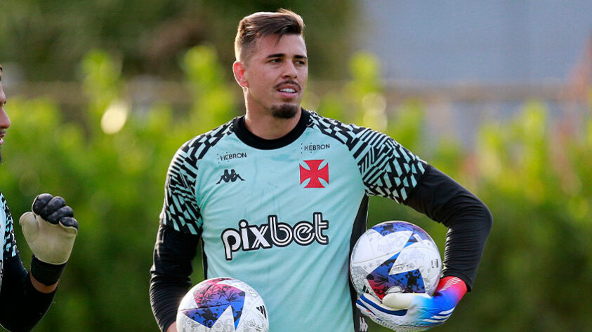 Ivan, goleiro de 25 anos (Vasco) - ainda não jogou no Brasileirão.