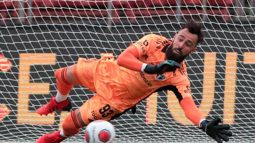 Jandrei, goleiro de 30 anos (São Paulo) - ainda não jogou no Brasileirão.