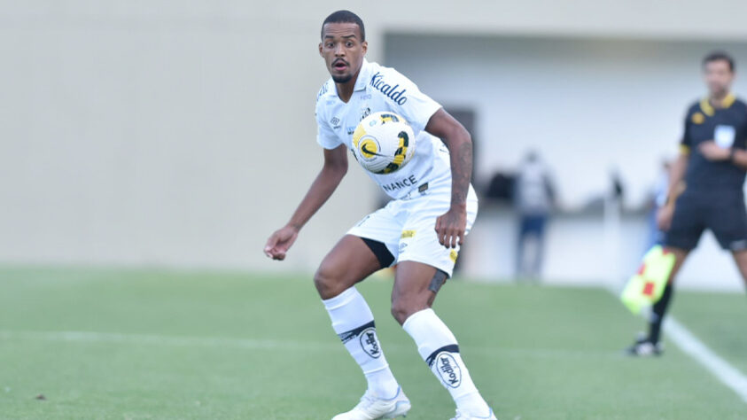 Luiz Felipe, zagueiro de 29 anos (Santos) - ainda não jogou no Brasileirão.