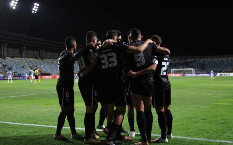 Vice-líder do grupo, com cinco pontos, o Botafogo entra em campo às 21h desta quinta-feira (25), contra o César Vallejo, último colocado com um ponto conquistado. Caso vença por um gol ou mais, o time de Luís Castro ultrapassa a então líder LDU no saldo de gols, já que a equipe equatoriana soma oito pontos e, na rodada, apenas empatou com o Magallanes, que tem três.