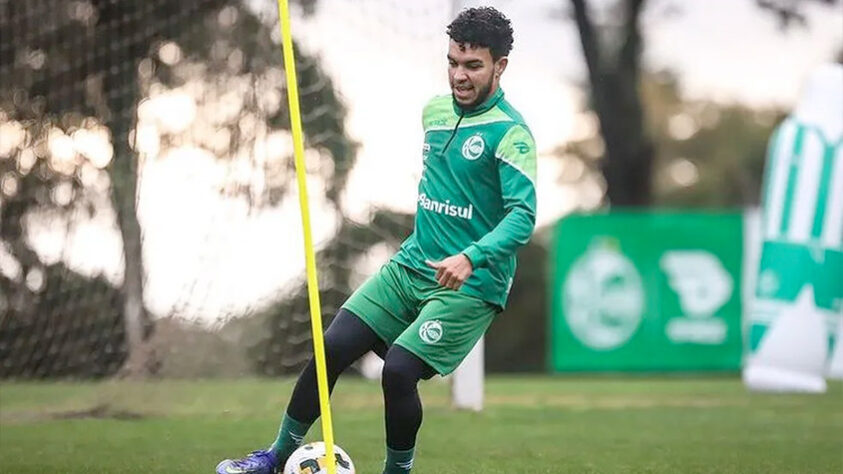 Moraes, lateral-esquerdo - Onde estava: Juventude / Onde está atualmente: Atlético-GO - São dois jogos com o envolvimento de Moraes: em um (Palmeiras x Juventude) foram oferecidos R$ 30 mil para que Moraes tomasse um cartão amarelo; no outro, (Goiás x Juventude), foram oferecidos R$ 50 mil para que o jogador tomasse outro cartão amarelo. 