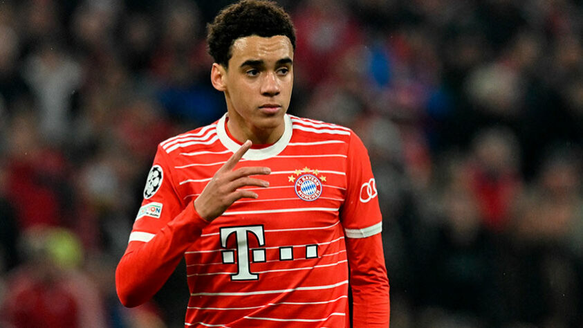 7º lugar - Jamal Musiala - meia-atacante do Bayern de Munique - 20 anos - valor de mercado: 110 milhões de euros (aproximadamente R$ 576,4 milhões).