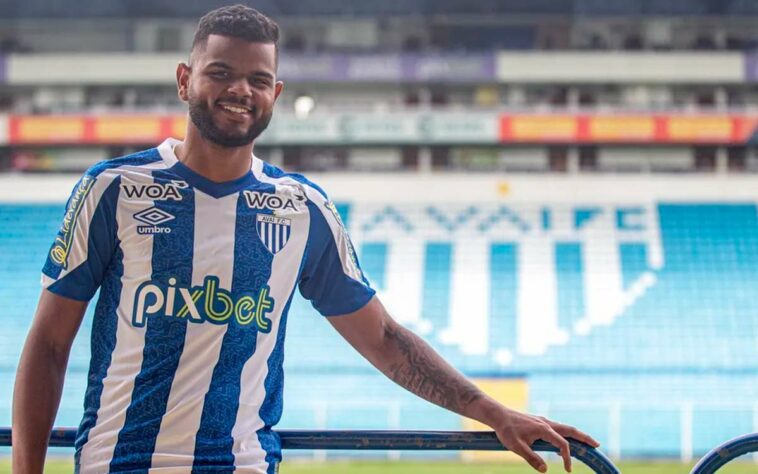 Nathan Palafoz, atacante - Onde estava: Avaí / Onde está atualmente: FK Riteriai (Lituânia) - O jogador teria recebido R$ 15 mil para tomar cartão amarelo na partida Avaí x Athletico-PR. Entretanto, o jogador não conseguiu a advertência e teria devolvido o dinheiro por conta disso.