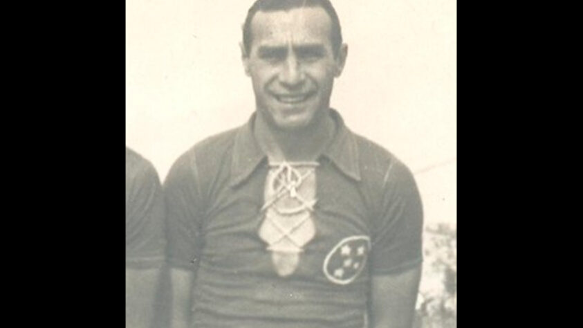 Otávio Fantoni - conhecido como Nininho - defendeu apenas dois clubes na carreira: Cruzeiro (foto), ainda chamado Palestra Itália, no Brasil, e Lazio na Itália. Sua única partida pela Azzurra foi nas eliminatórias para o Mundial de 1934, onde a Itália venceu e se classificou para a disputa do torneio em casa. No entanto, o meio-campista não foi convocado para  a Copa do Mundo. Nininho faleceu em fevereiro de 1935, com apenas 27 anos, após sofrer uma lesão no nariz, que foi mal cuidada, evoluiu para uma infecção e terminou com um quadro de septicemia. 