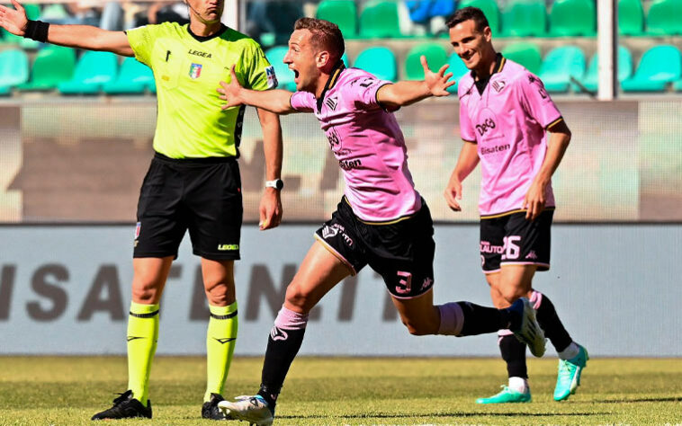 O Palermo é uma clube tradicional da Itália, que subiu da Serie D para a Serie B nos últimos quatro anos. Assim, a parceria com o Gupo City veio para melhorar o desempenho da equipe dentro e fora de campo, almejado um futuro mais promissor.