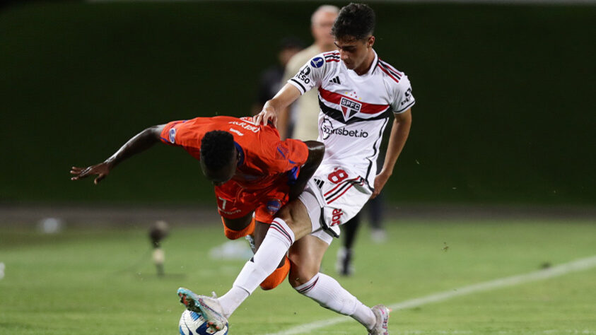 Puerto Cabello: Sobe - Danny Pérez. Criou algumas das chances mais perigosas do Puerto Cabello na partida. Desce - Luís Romero. Foi muito mal no gol de Wellington Rato e não conseguiu reagir com o gol de Alisson.