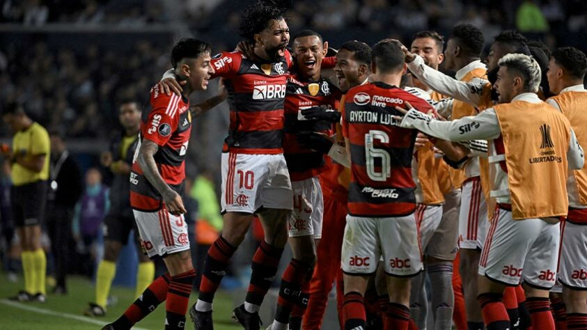 3º lugar: FLAMENGO (19 pontos) – 10 jogos – Título: 9% / Libertadores: 56.2% / Sul-Americana: 33.2% / Rebaixamento: 2%