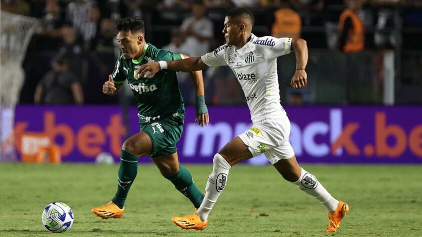 Pela 7ª rodada do Brasileirão, Santos e Palmeiras não saíram do empate na Vila Belmiro. Sem gols no jogo, os defensores santistas tiveram papel determinante para impedir que o Verdão conquistasse sua 9ª vitória consecutiva no confronto. Veja as notas dos jogadores do Peixe! (Por Gabriel Teles)