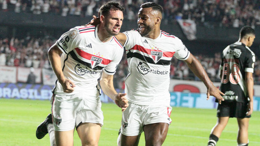 8º lugar: SÃO PAULO (15 pontos) – 10 jogos – Título: 2.8% / Libertadores: 31.2% / Sul-Americana: 40.4% / Rebaixamento: 8%