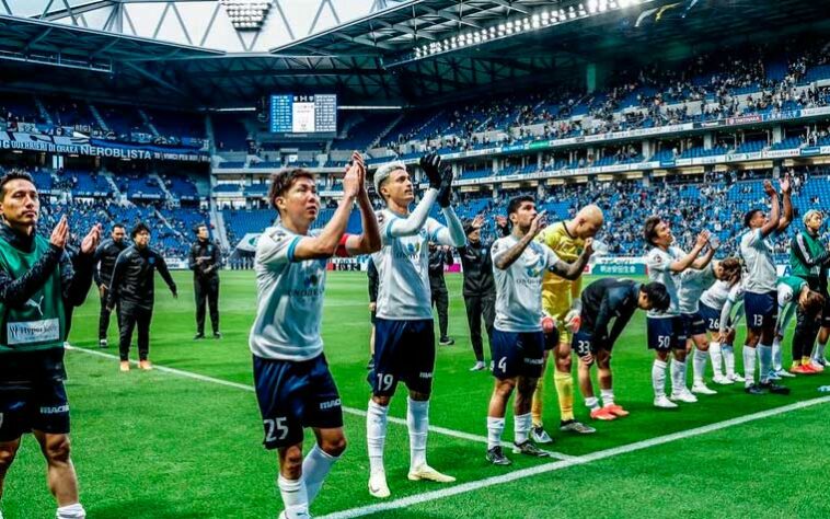 Yokohama F. Marinos - primeira divisão do Japão. O Grupo City se tornou acionista minoritário do clube em maio de 2014.