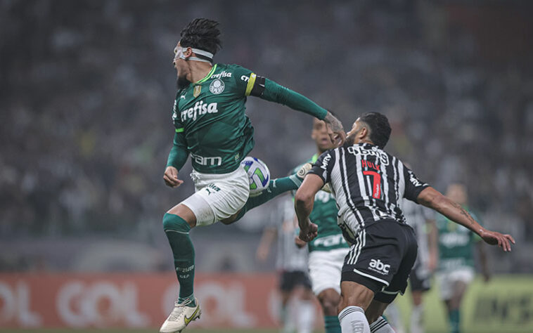 O Palmeiras veio para jogar aberto com o Atlético-MG. Mas acabou surpreendido pelo rival, que forçou o duelo pelo meio. E aí começou o show de erros de sua defesa, que obrigaram Abel Ferreira a fechar a casinha e desarticular o ataque para evitar a derrota. Eis as notas, por Rafael Ribeiro