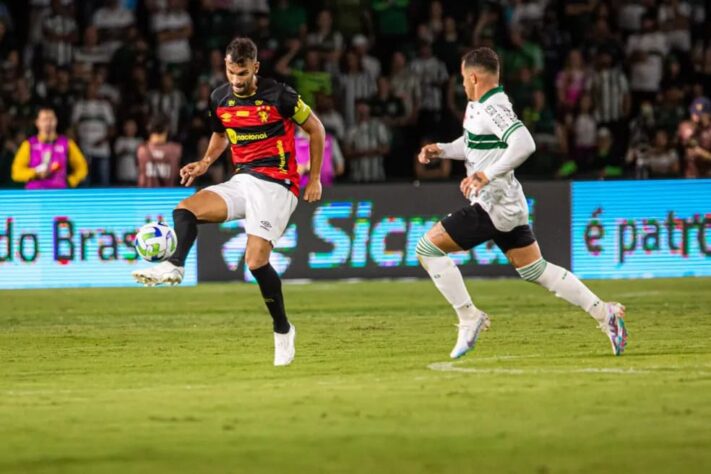 8º lugar: Coritiba 3 x 3 Sport (Couto Pereira) – Terceira fase – Público pagante: 30.144.