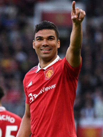 2- Manchester United: 200 milhões de euros (R$ 1,2 bilhão na cotação atual) - 105 milhões de euros pela Adidas, 70 milhões de euros pela Snapdragon e 25 milhões de euros pela DXC Technology