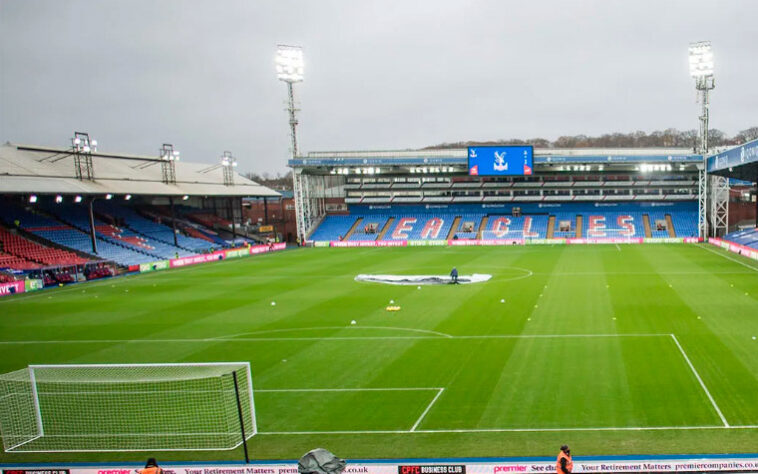 Mesmo assim, o Crystal Palace também existe no universo de Ted Lasso e é considerado um dos maiores rivais do AFC Richmond, mostrando mais uma conexão entre as equipes.