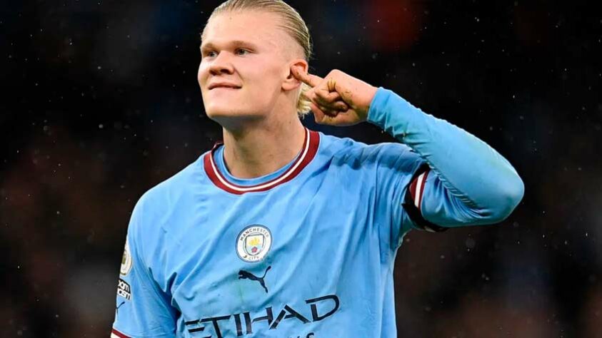 1º lugar: Erling Haaland (Manchester City) - 250 milhões de euros (aproximadamente R$ 1.35 bilhão)