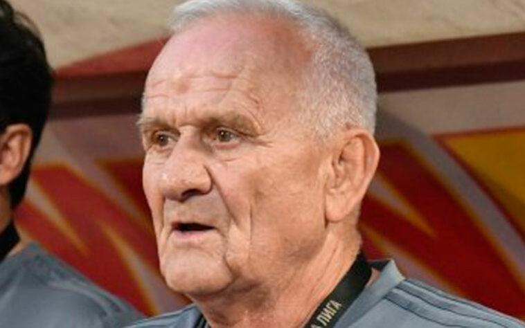 Ljubomir Petrovic (Litex Lovech, da Bulgária) - 75 anos e 11 meses.