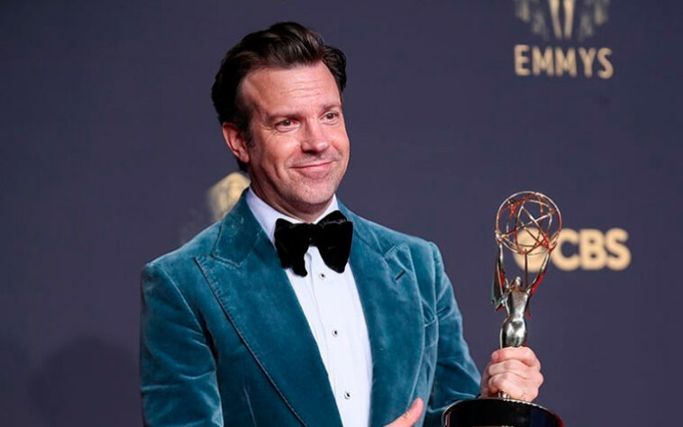 Pelo seu trabalho na série, o protagonista Jason Sudeikis venceu o Globo de Ouro e o Emmy de Melhor Ator em Série de Comédia.