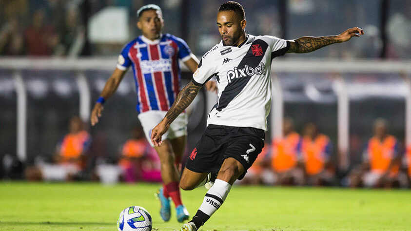 O Vasco viveu uma noite para se apagar da memória. A bola puniu. O Cruz-Maltino perdeu diversas oportunidades e foi derrotado na volta do time a São Januário, no Brasileirão. Já o Bahia foi letal e cravou uma das poucas chances que teve.