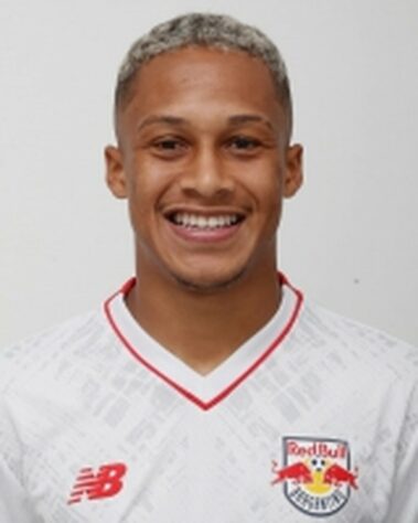 Vitinho, de 24 anos, pertence ao Dínamo Kiev (Ucrânia): contrato válido até 30 de junho de 2026. O atacante está emprestado ao Red Bull Bragantino até 30 de junho de 2023. O jogador participou de 12 jogos do Massa bruta na temporada e distribuiu três assistências – Valor de mercado (Transfermarkt): 5 milhões de euros (aproximadamente R$ 26,5 milhões)