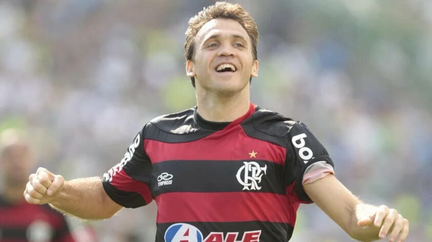 Dejan Petkovic - Sérvio, se aposentou em 2011 no Flamengo. 