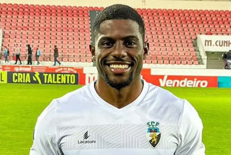 Abner - lateral-esquerdo - 27 anos - de saída do Farense (POR).