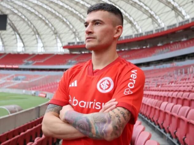 Internacional - Charles Aránguiz, volante de 34 anos (Chile - 2014).