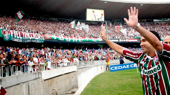 Deco - O luso-brasileiro deixou o Chelsea em 2010 e escolheu o Fluminense para encerrar a carreira. Desde sua chegada, o meia caiu nas graças da torcida e ajudou o clube a conquistar dois Campeonatos Brasileiros e um Carioca.