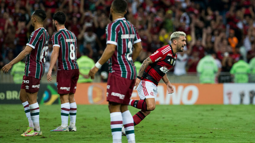 A decisão das oitavas de final da Copa do Brasil foi marcada por um jogo morno, sem apresentação de destaque de nenhum dos dois times. O talento individual foi o responsável por resolver o confronto, e dos pés de Arrascaeta, aniversariante do dia, e Gabigol, com seu poder de decisão, saem os gols da classificação rubro-negra (Por: Paula Mattos)