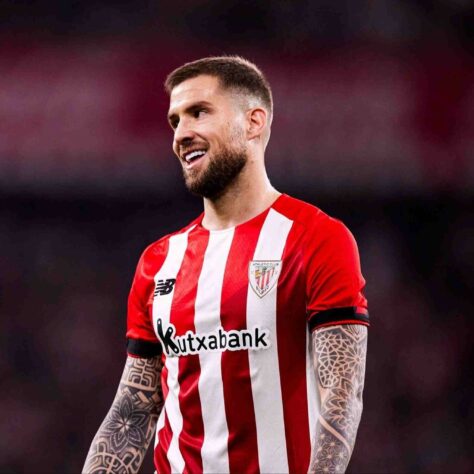 ESQUENTOU - O zagueiro Iñigo Martinez, de 32 anos, está prestes a ser anunciado pelo Barcelona (Espanha) para a próxima temporada, segundo o 'Marca'. O contrato do defensor com o Athletic de Bilbao se encerra no fim de junho, o que abre caminho para a assinatura do vínculo com o clube catalão. Agora, o Barcelona aguarda o 'sinal verde' de La Liga para finalizar o negócio, já que o clube blaugrana ainda precisa liberar 200 milhões de euros na sua folha de pagamento para cumprir com requisitos do 'Fair Play financeiro' da liga. 