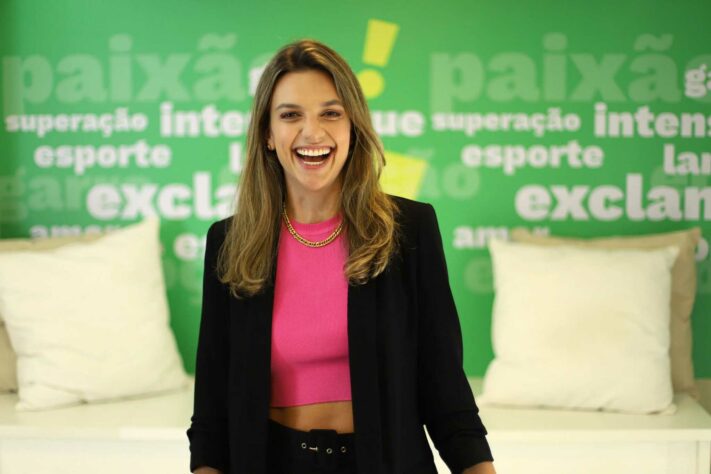 A jornalista Ana Helena Goebel é a mais nova contratada do LANCE!. A apresentadora tem passagem pelo Grupo Globo, onde permaneceu por oito anos e comandou atrações como o noticiário 'SporTV News', É Gol!' e 'Tá na Área'. Agora, Ana chega ao grupo de mídia com o objetivo de desenvolver projetos em várias plataformas digitais, além de ser um dos principais rostos da marca. 