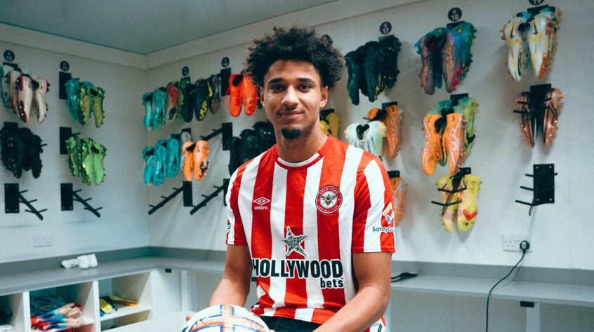 Compras do Brentford: Kevin Schade (atacante - alemão - 21 anos): comprado junto do Freiburg-ALE por 25 milhões de euros [foto] / Mark Flekken (goleiro - holandês - 30 anos): comprado junto do Freiburg-ALE por 13 milhões de euros