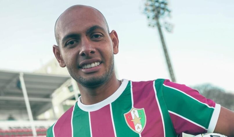 Mansur - lateral-esquerdo - 30 anos - de saída do Estrela (POR).