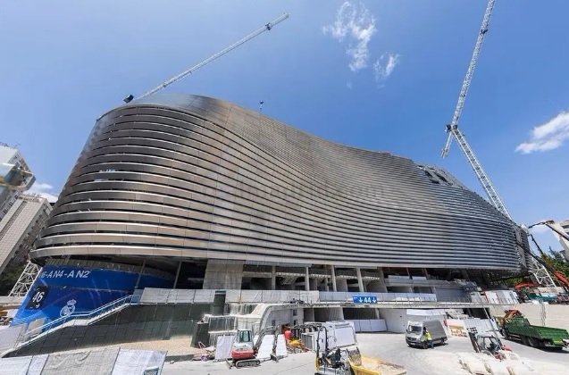 Obras no entorno do estádio também estão sendo feitas.