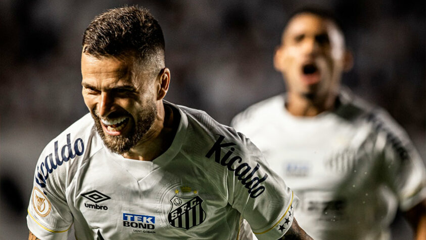 O Santos, nesta noite de sábado (28), empatou por 1 a 1 com o Internacional em casa, pela nona rodada do Brasileirão. Lucas Lima, de falta, foi o autor do único gol do time na partida. Confira as notas dos jogadores do Peixe. (Por Vitor Palhares)