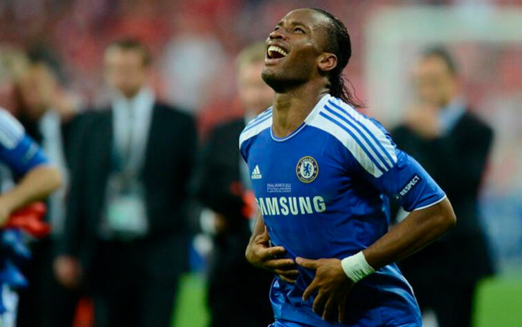 Didier Drogba - grande herói da conquista da primeira Champions da história do Chelsea, o jogador deixou a equipe logo após o título europeu e foi se aventurar no futebol chinês, onde permaneceu por apenas uma temporada. Assim, o atacante voltou ao futebol europeu para defender, também por uma temporada, o Galatasaray, da Turquia. Depois de dois anos, retornou ao Chelsea em 2014 para conquistar mais um Campeonato Inglês pelos Blues.