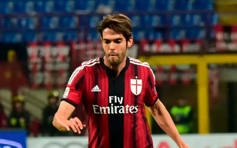 Meio-campo: Kaká (Milan e Real Madrid)