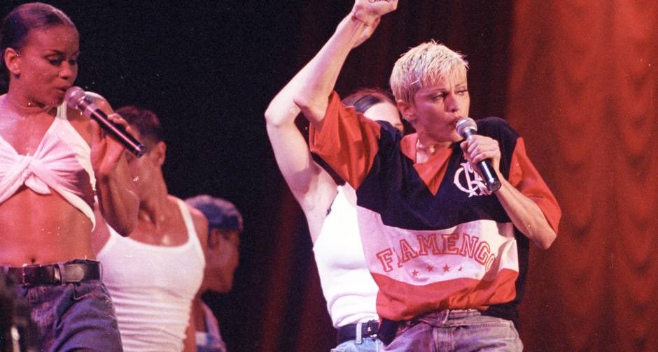 Rainha do Pop, Madonna vestiu a camisa do Flamengo em 1993, durante show para 120 mil pessoas no Maracanã.