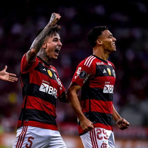 Noite de jogo morno no Maracanã, mas com o Flamengo alcançando o principal objetivo nesta quinta-feira: a vitória. Com gols dos crias da base Wesley e Victor Hugo, o Rubro-Negro venceu o Racing por 2 a 1 e ficou mais perto de vaga nas oitavas de final da Libertadores. Veja as notas do LANCE! (Por: Paula Mattos).