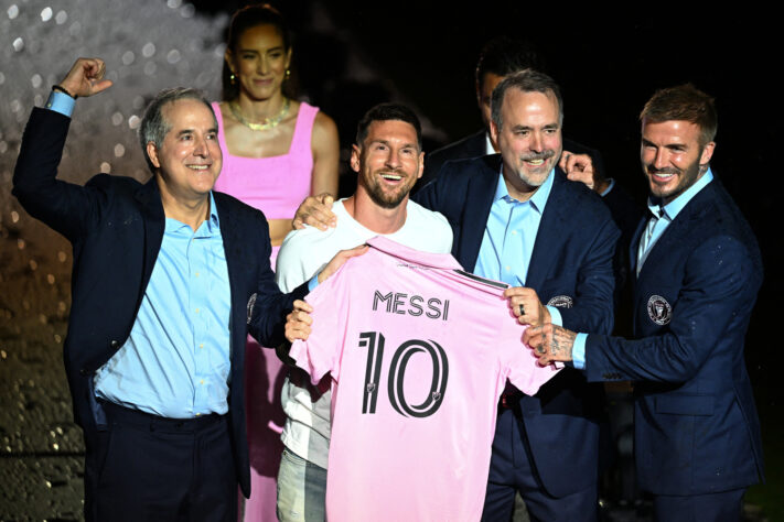 A estreia de Lionel Messi pelo Inter Miami deve ocorrer no dia 21 de julho (sexta-feira), às 22 horas (de Brasília), diante do Cruz Azul (México), pela Leagues Cup 2023.