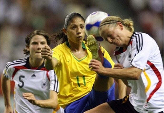 Brasil 4 x 0 Estados Unidos - Semifinal da Copa do Mundo de 2007, disputada na China. Gols: Marta (2), Cristiane e Osborne (GC).