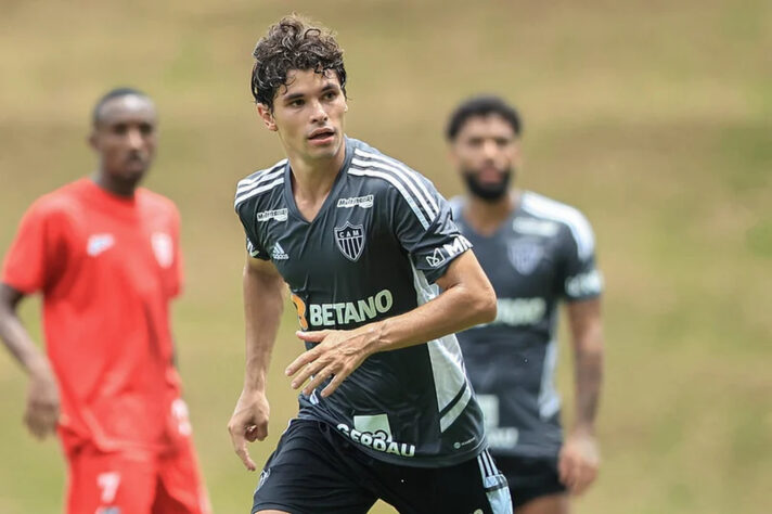 ENCAMINHADO - O lateral-esquerdo Dodô já se despediu do Atlético-MG e está próximo de ser anunciado pelo Santos. Ainda restam pequenos detalhes para que o anuncio do jogador seja feito, como uma possível compensação financeira do Santos ao Galo. O clube mineiro pede cerca de R$ 1,9 milhão pela liberação de atleta. 