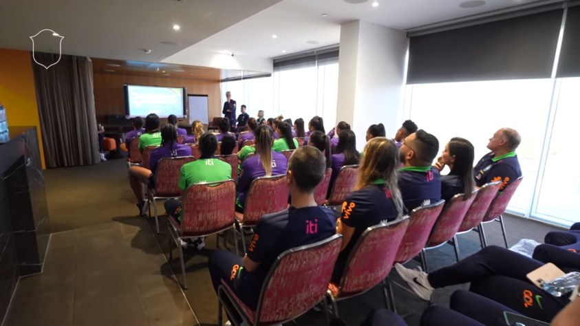 Sala de Reuniões sendo utilizada  (Foto: Reprodução / CBF TV)