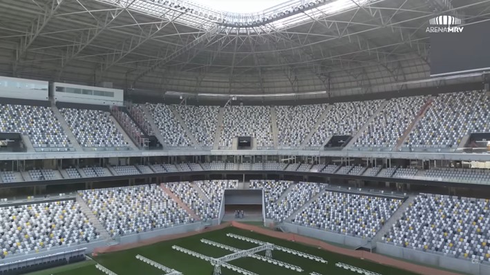 Esse atraso também impactou a data prevista para que o time mandasse seu primeiro jogo oficial no novo estádio, que era neste mês de julho. Posteriormente, foi alterado para agosto, mais especificamente o dia 19. O provável adversário da partida é o Santos, em jogo válido pelo Brasileirão. 