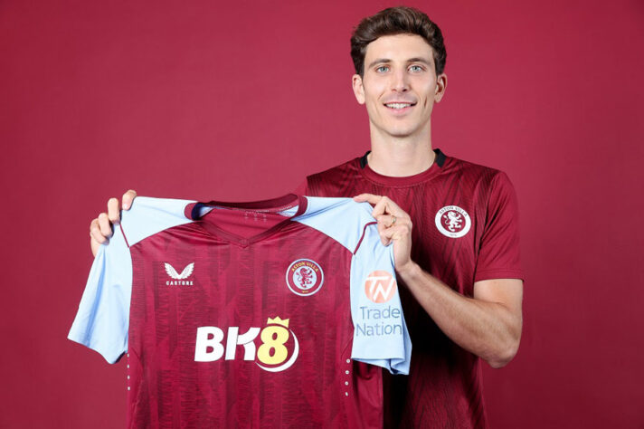 Na última quarta-feira, o Aston Villa anunciou a contratação do zagueiro Pau Torres, jogador da Seleção Espanhola e ex-Villarreal. O anúncio da transferência, claro, inspirou piadas repletas de trocadilhos de torcedores brasileiros, sempre criativos com nomes de duplo sentido no esporte. Relembre, a seguir, outros casos. (Por Humor Esportivo)